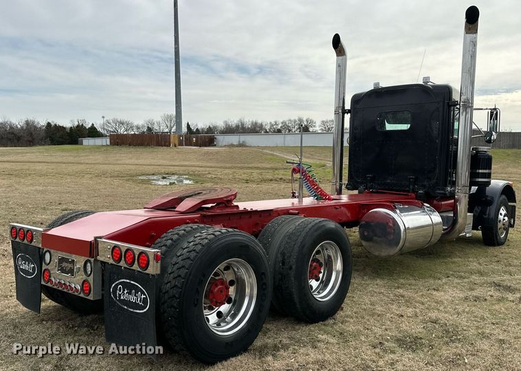 image for item OM9835 1999 Peterbilt  379 semi truck