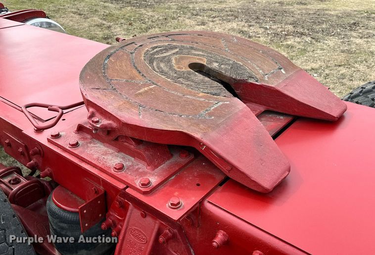 image for item OM9835 1999 Peterbilt  379 semi truck