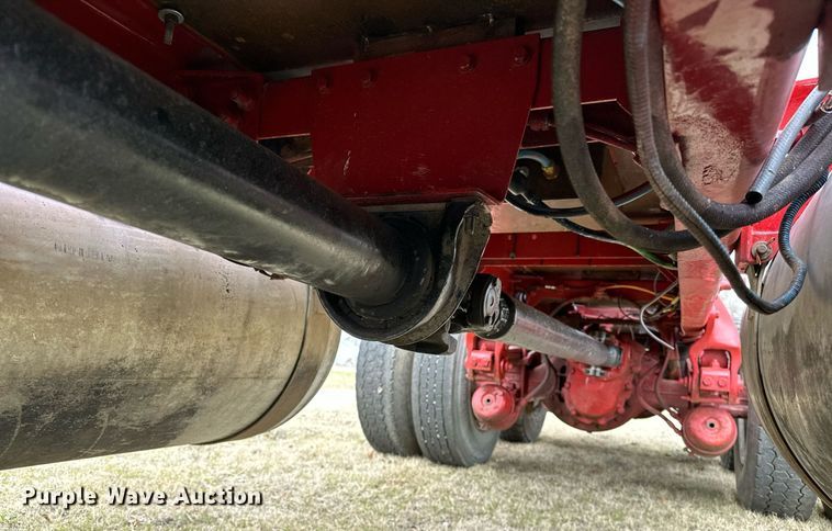 image for item OM9835 1999 Peterbilt  379 semi truck