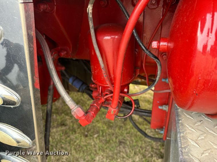 image for item OM9835 1999 Peterbilt  379 semi truck