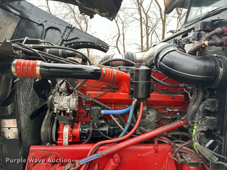 image for item OM9835 1999 Peterbilt  379 semi truck