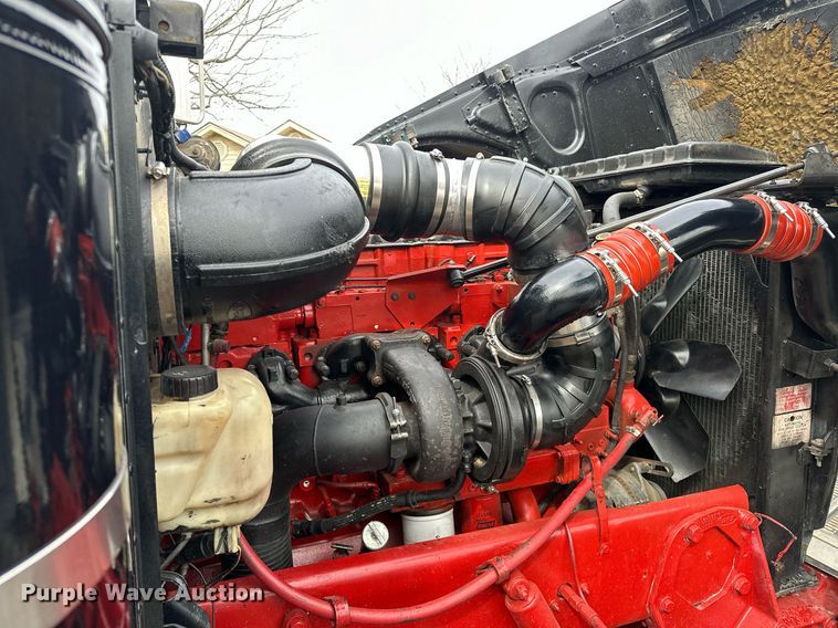 image for item OM9835 1999 Peterbilt  379 semi truck