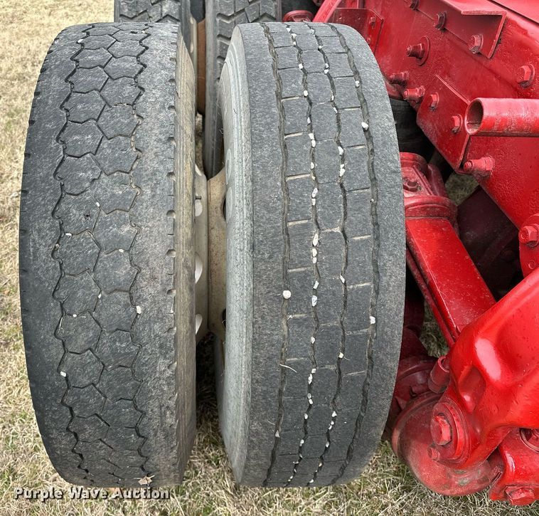 image for item OM9835 1999 Peterbilt  379 semi truck