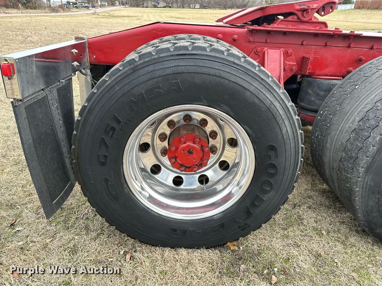 image for item OM9835 1999 Peterbilt  379 semi truck