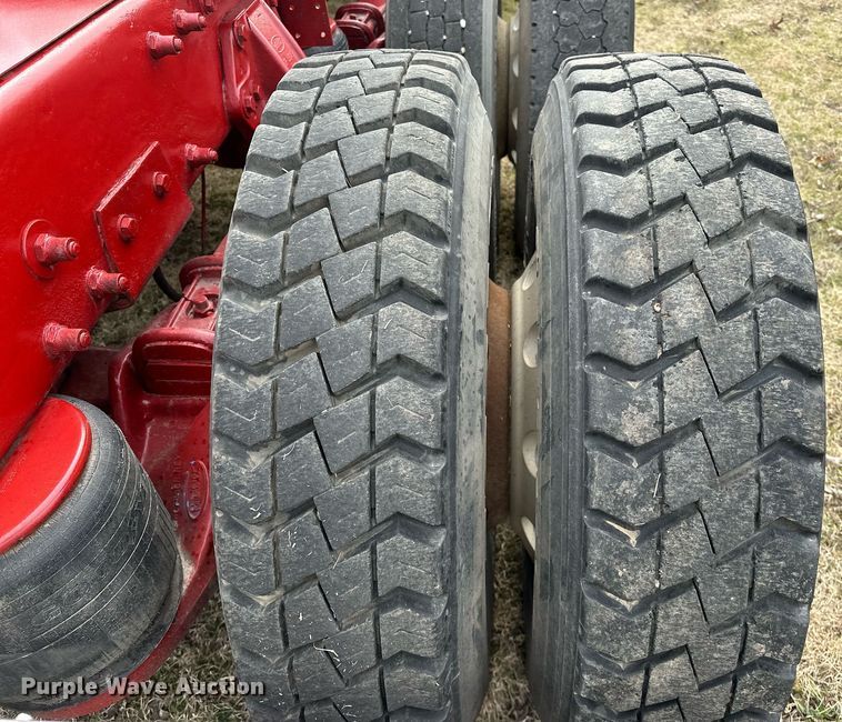 image for item OM9835 1999 Peterbilt  379 semi truck