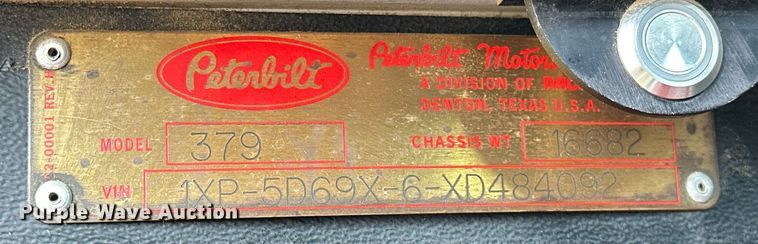 image for item OM9835 1999 Peterbilt  379 semi truck