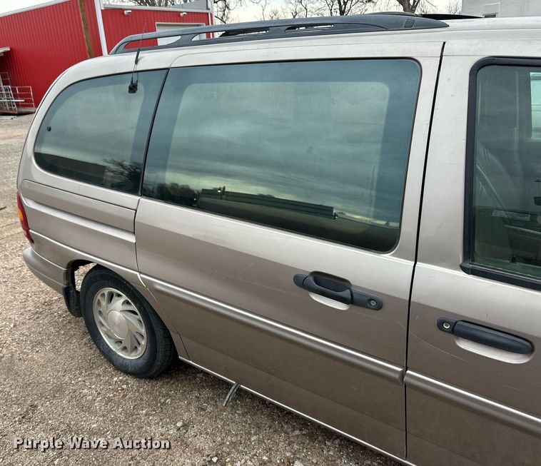image for item DH1928 1995 Ford Windstar van