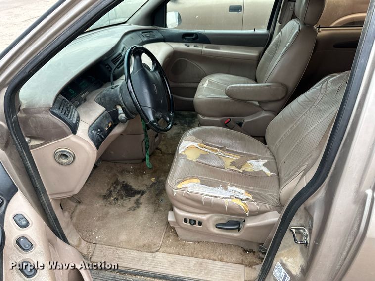 image for item DH1928 1995 Ford Windstar van