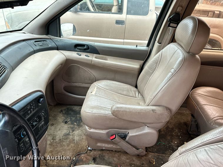 image for item DH1928 1995 Ford Windstar van