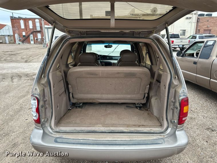 image for item DH1928 1995 Ford Windstar van