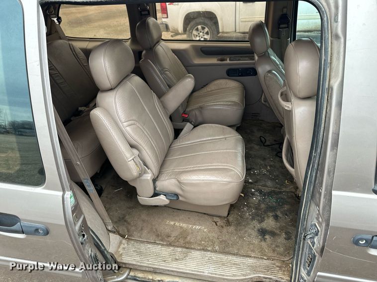 image for item DH1928 1995 Ford Windstar van