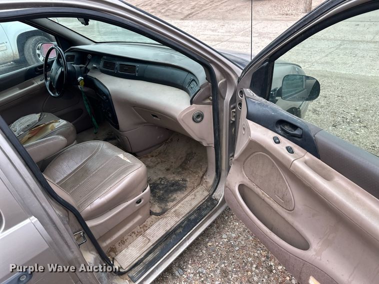 image for item DH1928 1995 Ford Windstar van