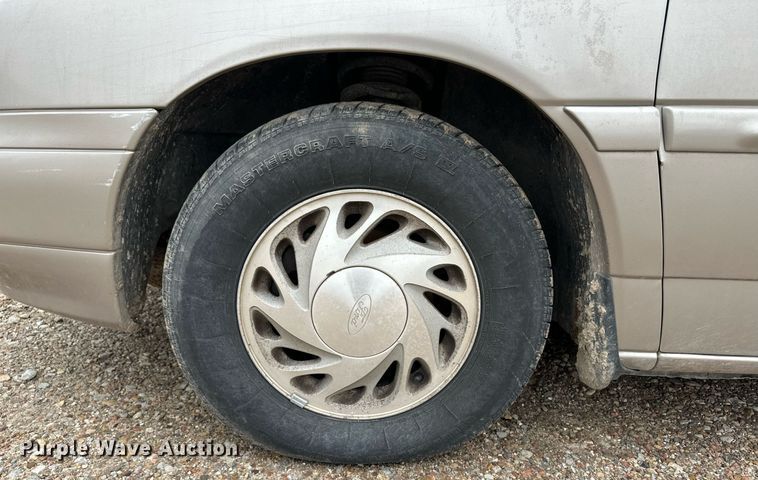 image for item DH1928 1995 Ford Windstar van