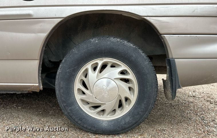 image for item DH1928 1995 Ford Windstar van