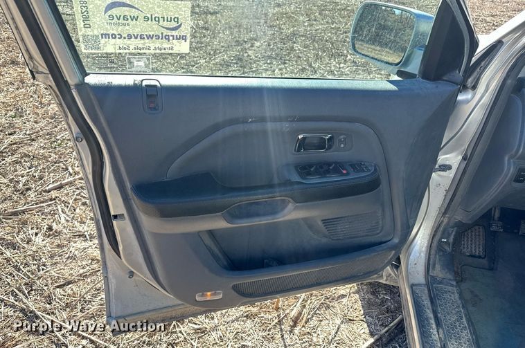 image for item DJ6238 2005 Honda  Pilot SUV