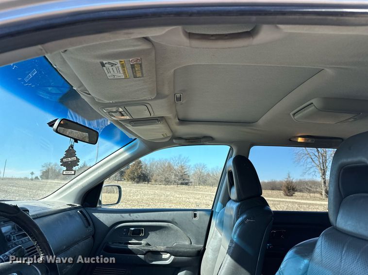 image for item DJ6238 2005 Honda  Pilot SUV