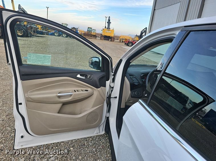 image for item DK0533 2017 Ford Escape SE SUV