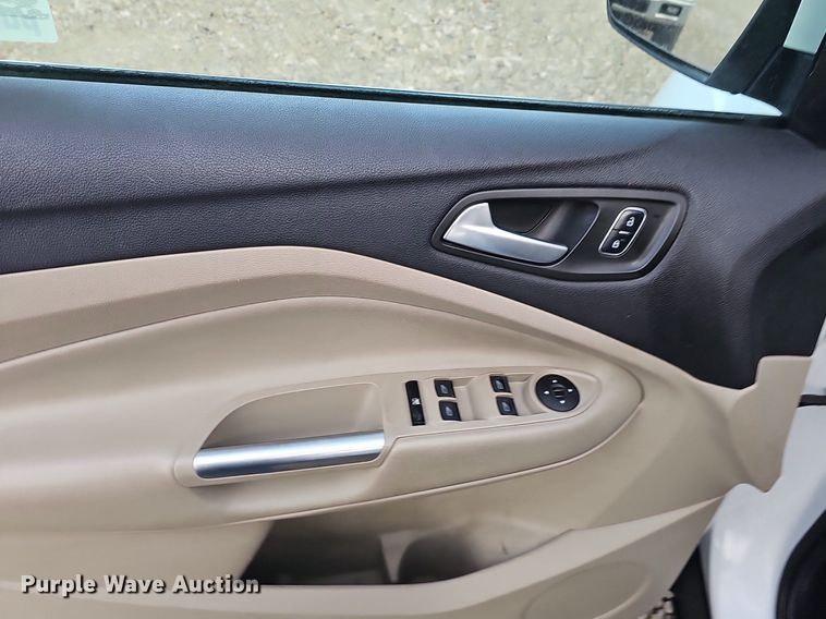 image for item DK0533 2017 Ford Escape SE SUV