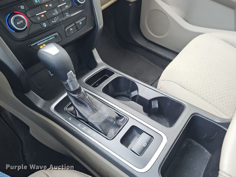 image for item DK0533 2017 Ford Escape SE SUV