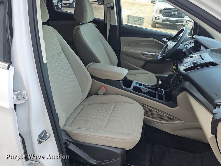 image for item DK0533 2017 Ford Escape SE SUV