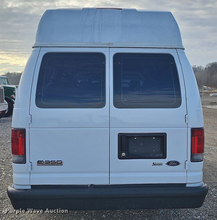 image for item DK0534 2010 Ford E350 Super Duty van