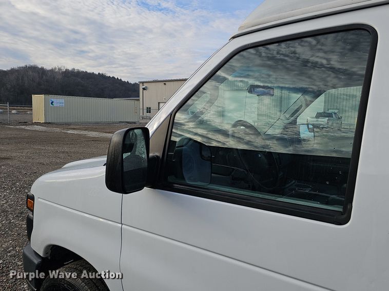 image for item DK0534 2010 Ford E350 Super Duty van