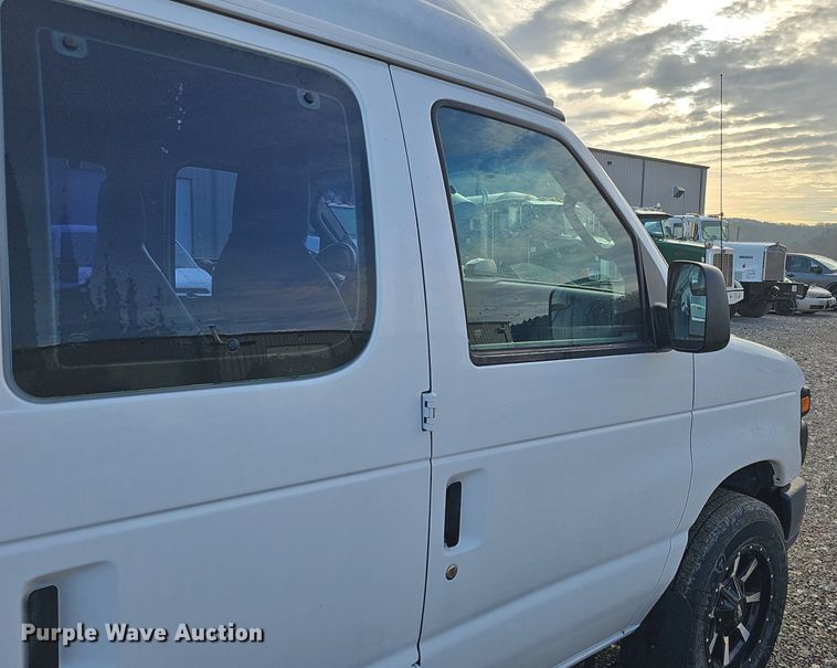 image for item DK0534 2010 Ford E350 Super Duty van