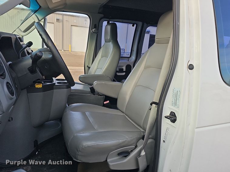 image for item DK0534 2010 Ford E350 Super Duty van