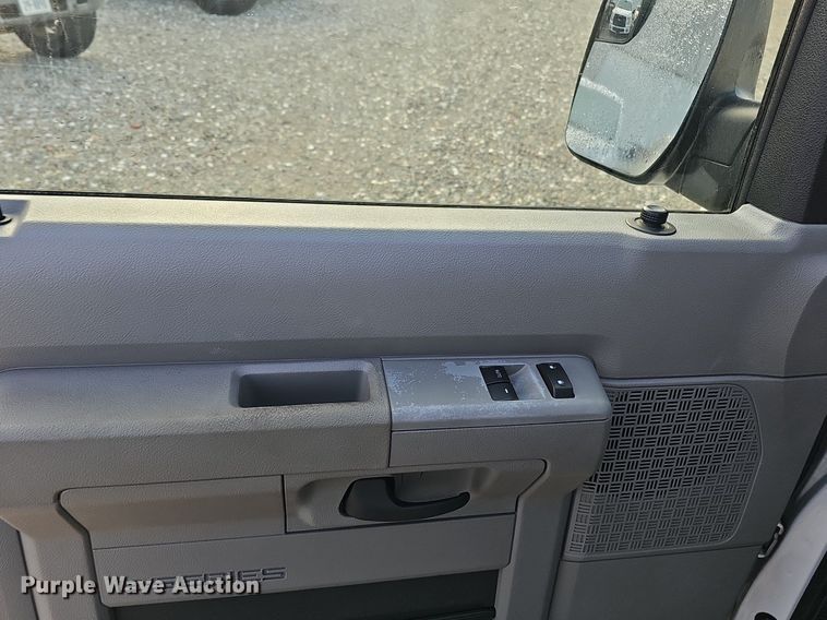 image for item DK0534 2010 Ford E350 Super Duty van