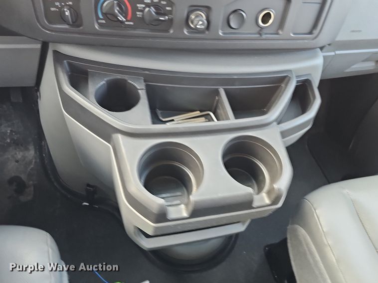 image for item DK0534 2010 Ford E350 Super Duty van