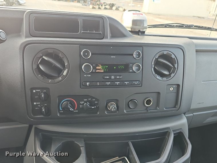 image for item DK0534 2010 Ford E350 Super Duty van