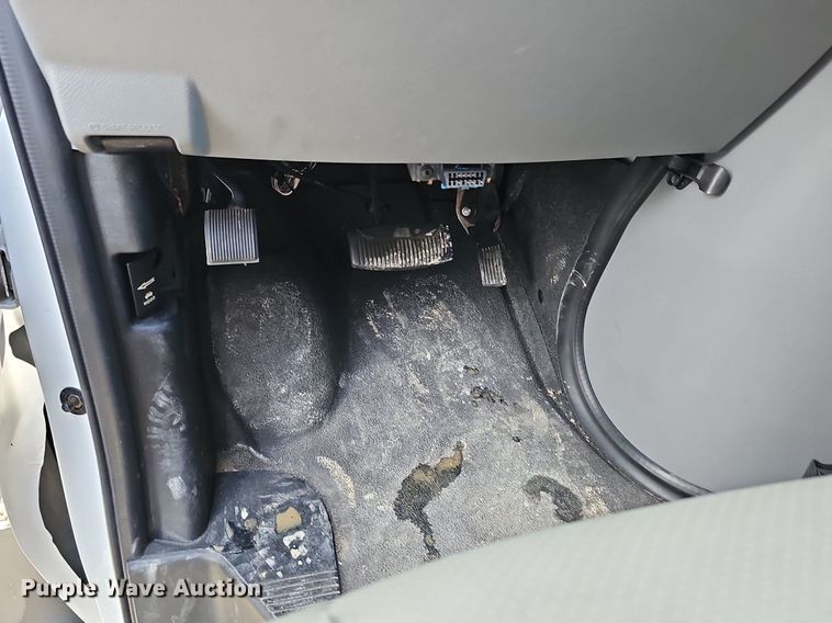 image for item DK0534 2010 Ford E350 Super Duty van