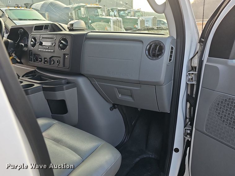 image for item DK0534 2010 Ford E350 Super Duty van