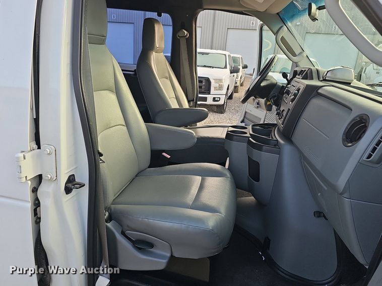 image for item DK0534 2010 Ford E350 Super Duty van