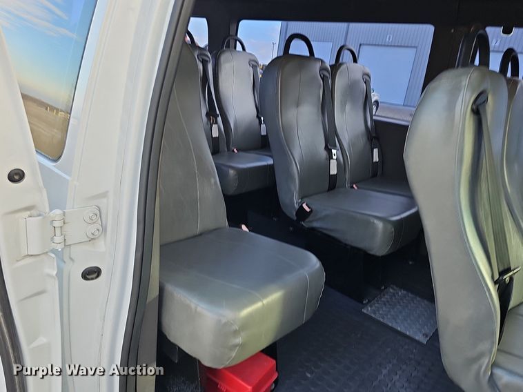 image for item DK0534 2010 Ford E350 Super Duty van