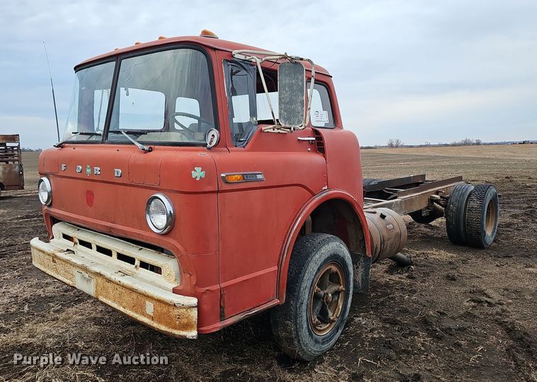 image for item DK0539 1969 Ford 700 truck cab and chassis
