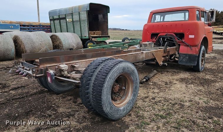 image for item DK0539 1969 Ford 700 truck cab and chassis