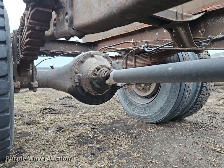 image for item DK0539 1969 Ford 700 truck cab and chassis