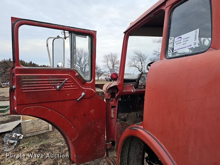 image for item DK0539 1969 Ford 700 truck cab and chassis