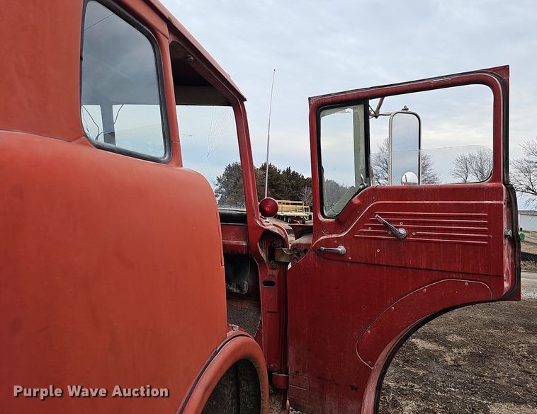 image for item DK0539 1969 Ford 700 truck cab and chassis