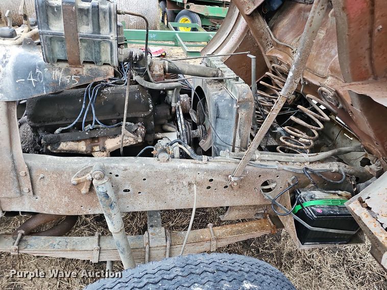 image for item DK0539 1969 Ford 700 truck cab and chassis