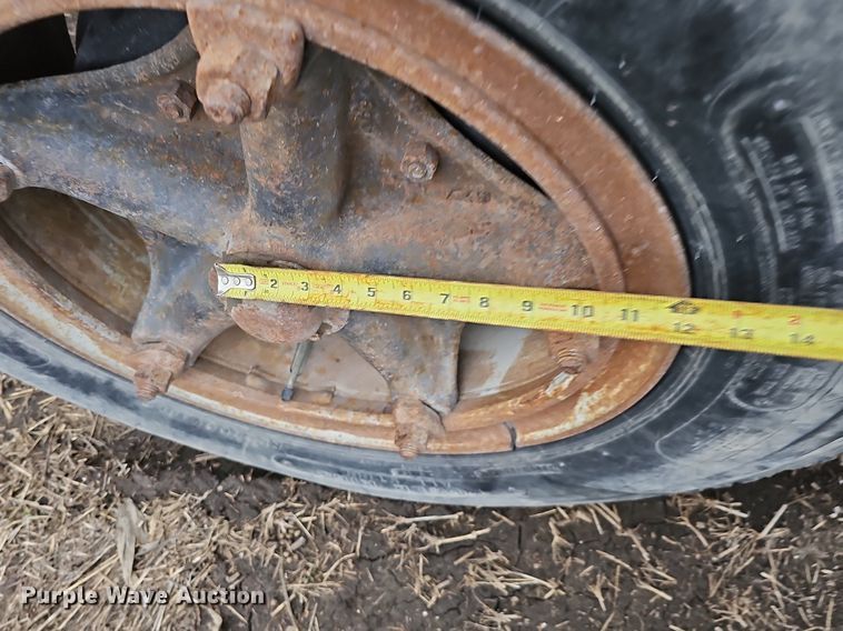 image for item DK0539 1969 Ford 700 truck cab and chassis