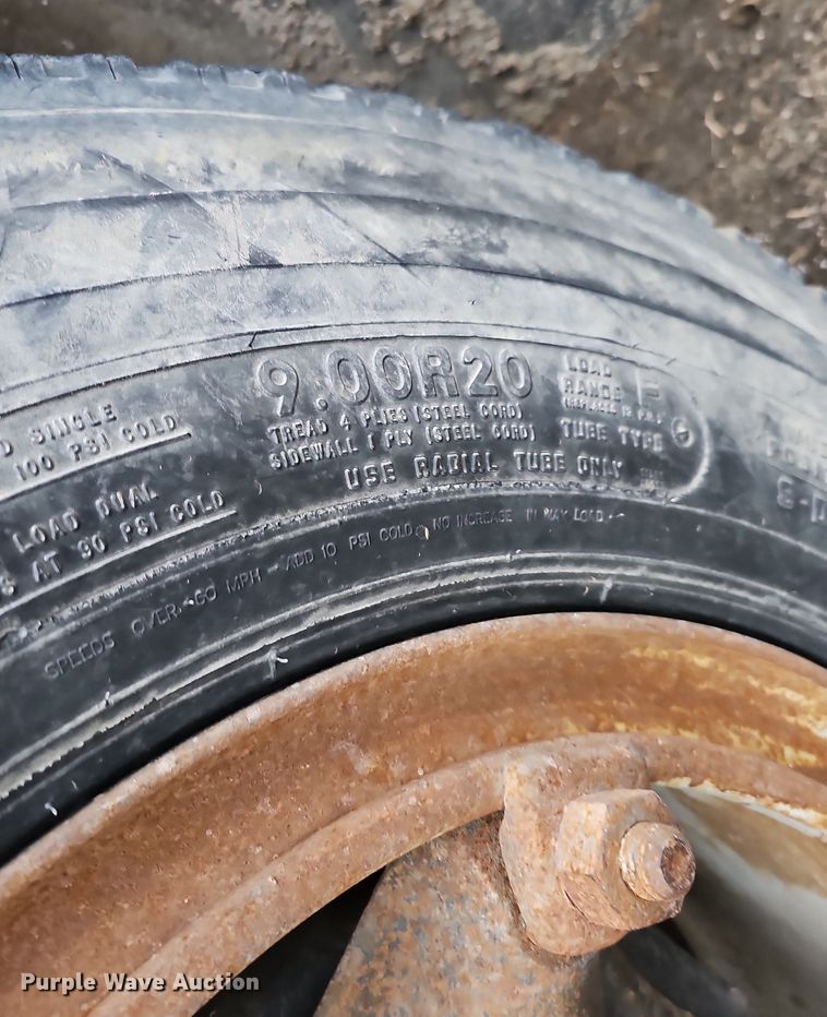 image for item DK0539 1969 Ford 700 truck cab and chassis