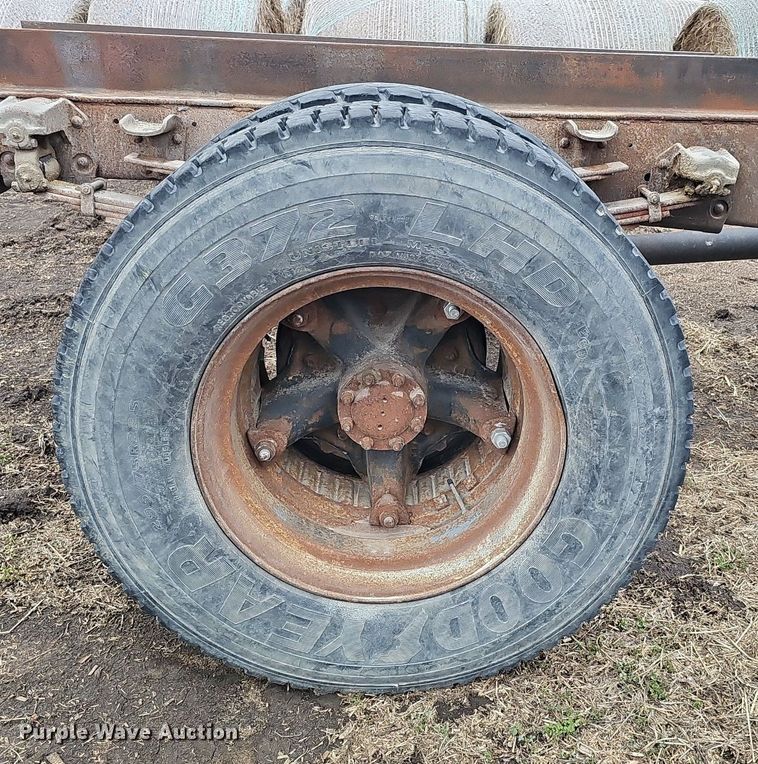 image for item DK0539 1969 Ford 700 truck cab and chassis