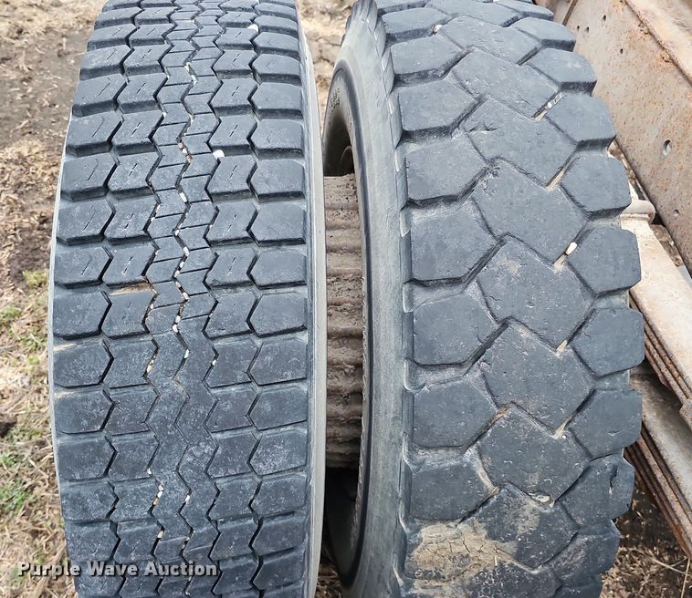 image for item DK0539 1969 Ford 700 truck cab and chassis