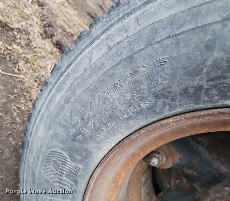 image for item DK0539 1969 Ford 700 truck cab and chassis