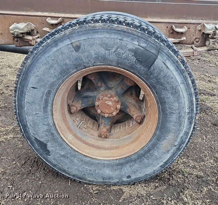 image for item DK0539 1969 Ford 700 truck cab and chassis