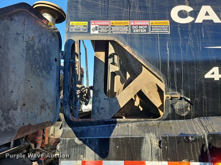 image for item DK0553 2008 Mack MRU613 refuse truck