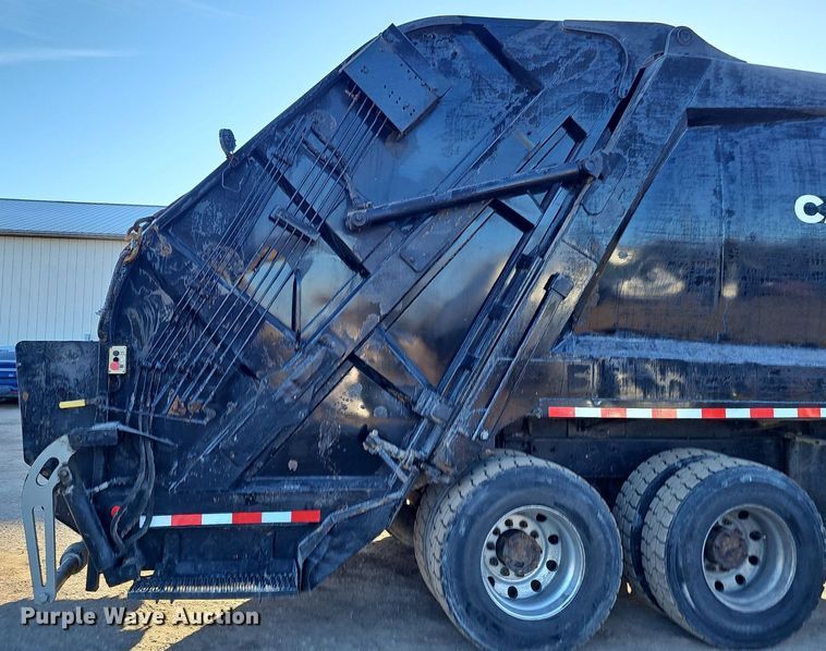 image for item DK0553 2008 Mack MRU613 refuse truck