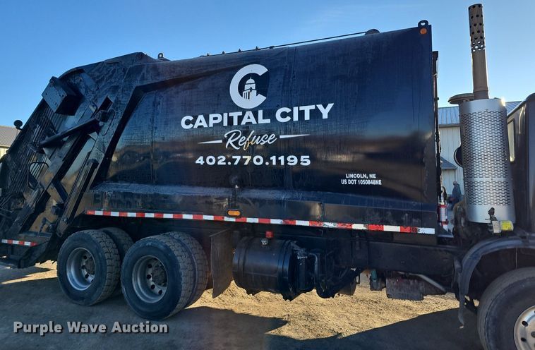 image for item DK0553 2008 Mack MRU613 refuse truck